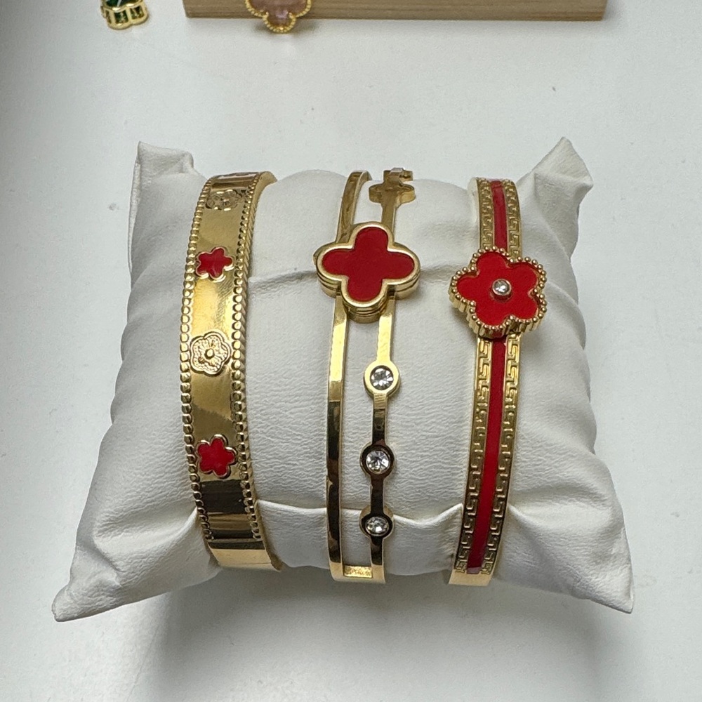 Elegant 3pcs Gold and Red Floral color Bracelet Set